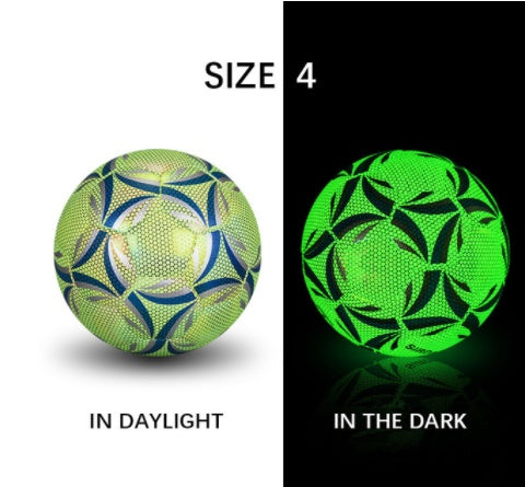 Comparison of a soccer ball's appearance in daylight and darkness, labeled 'Size 4'.